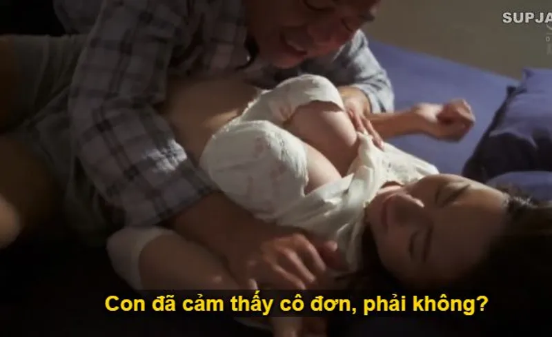 Nhìn con trai mải mê công việc khiến con dâu lẻ loi cô quạnh, bố chồng liều lĩnh đè ra địt con dâu.